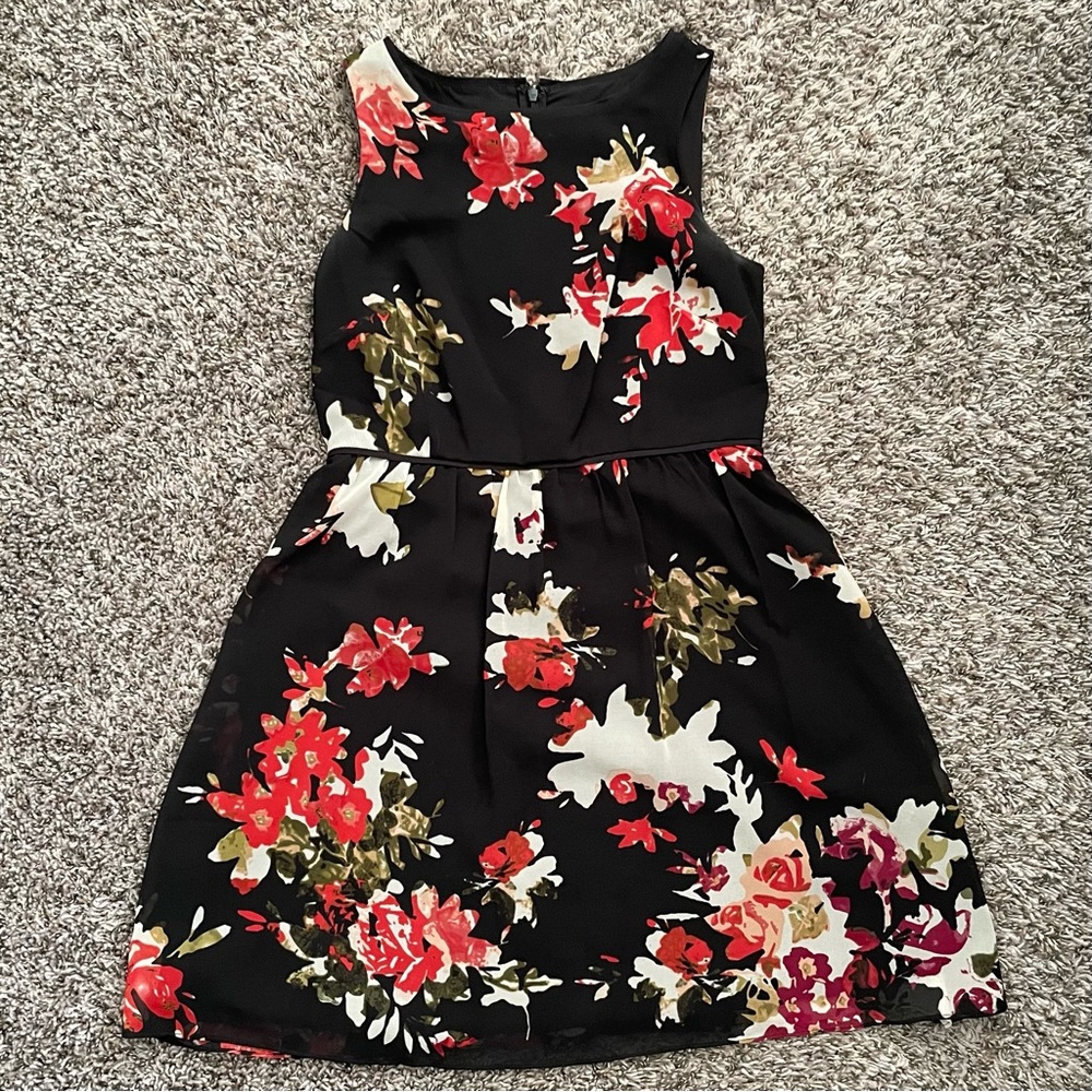 LOFT Black/floral Mid-length Cocktail Dress size 2 Petite